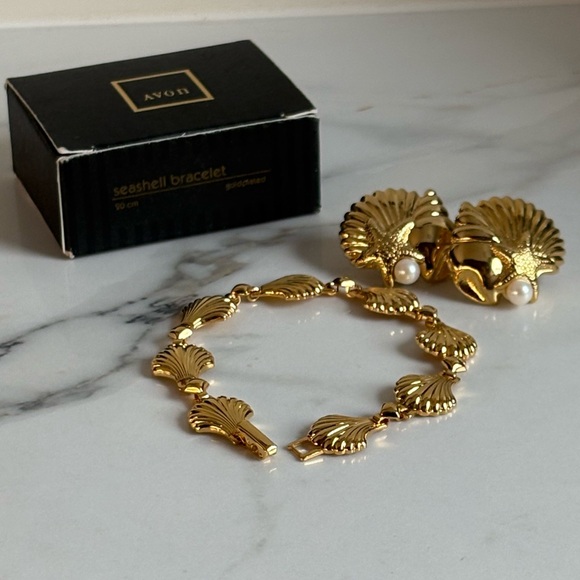 Vintage Avon Seashell Bracelet & Clip Earrings Set Gold Pearl Accent NIB 351 - Picture 11 of 16